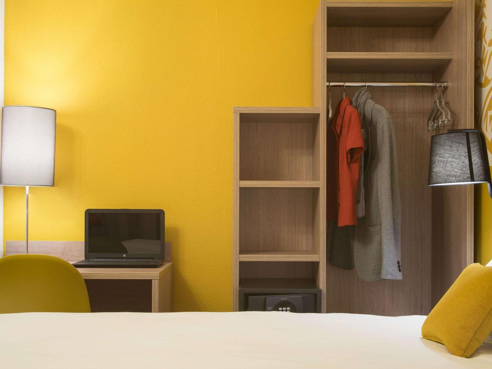 ホテル Ibis Styles Carcassonne La Cite エクステリア 写真